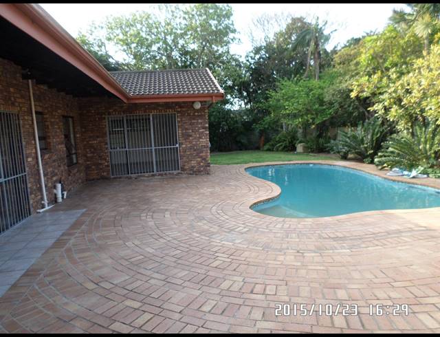 4 BEDROOM HOUSE TO LET IN MEER EN SEE